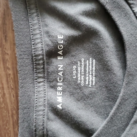 American Eagle T-Shirt - Picture 4 of 5